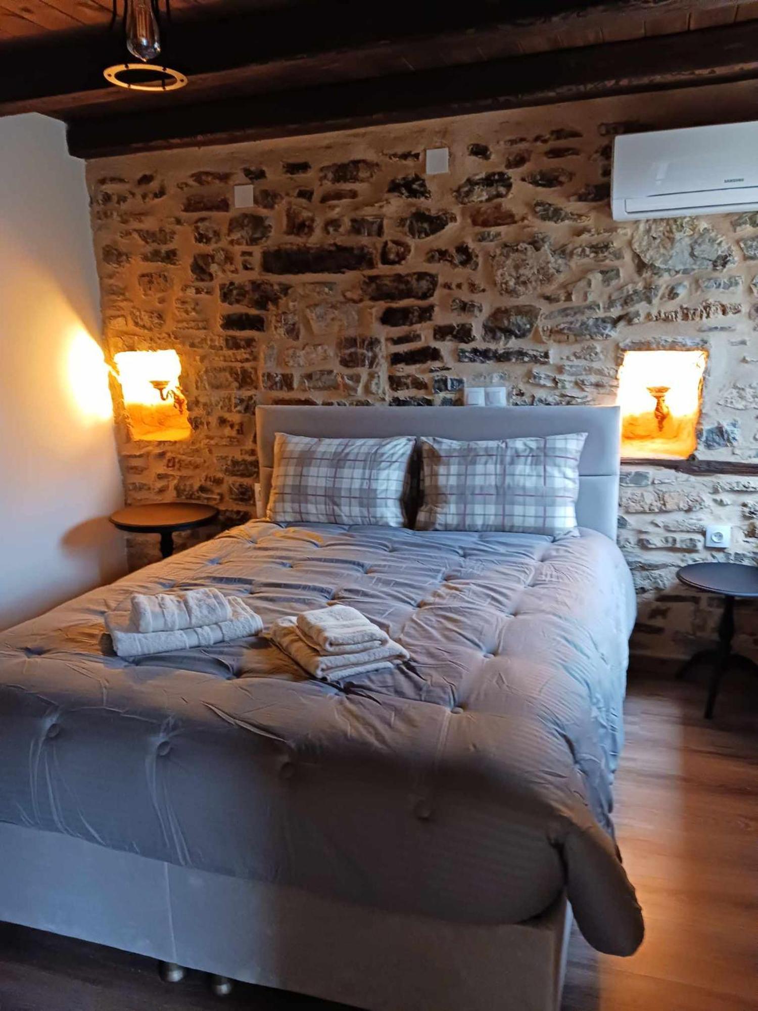 Guesthouse Amalia Kalesménon Exteriör bild