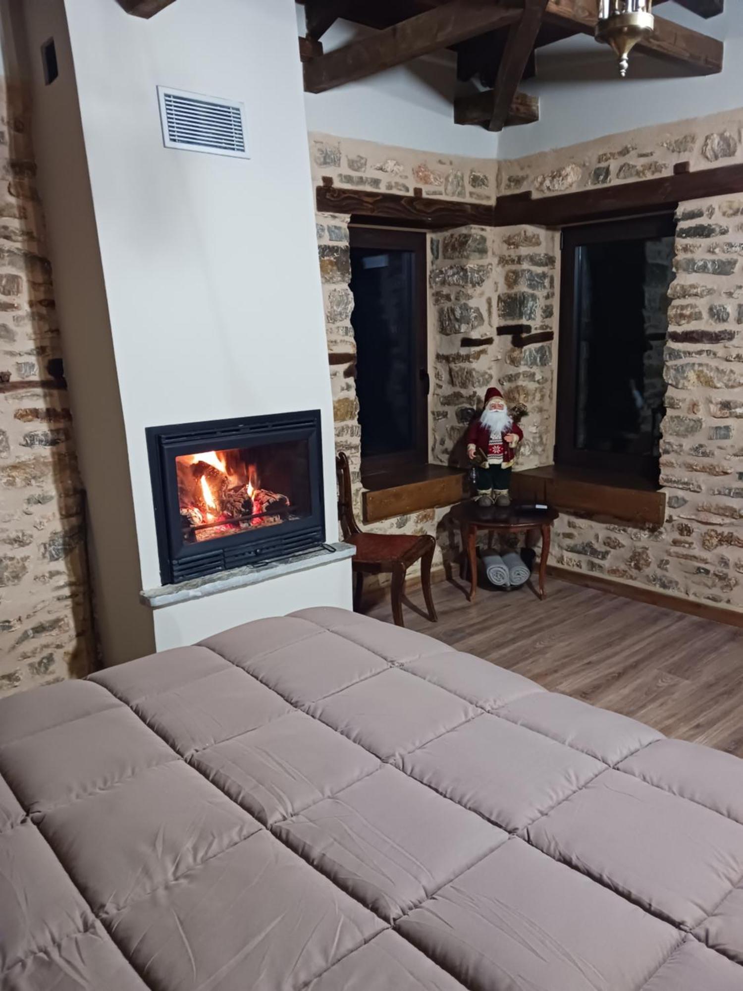 Guesthouse Amalia Kalesménon Exteriör bild