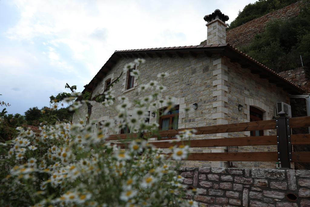 Guesthouse Amalia Kalesménon Exteriör bild