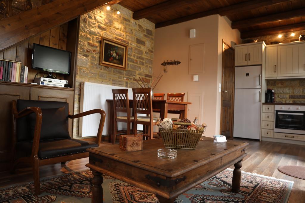 Guesthouse Amalia Kalesménon Exteriör bild