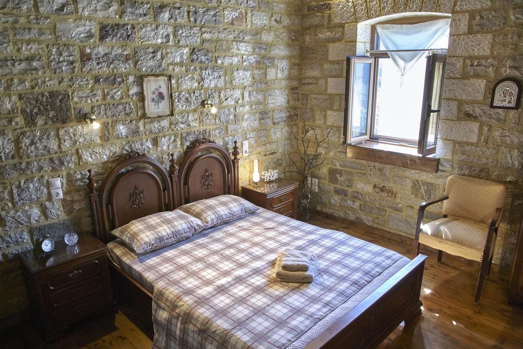 Guesthouse Amalia Kalesménon Exteriör bild